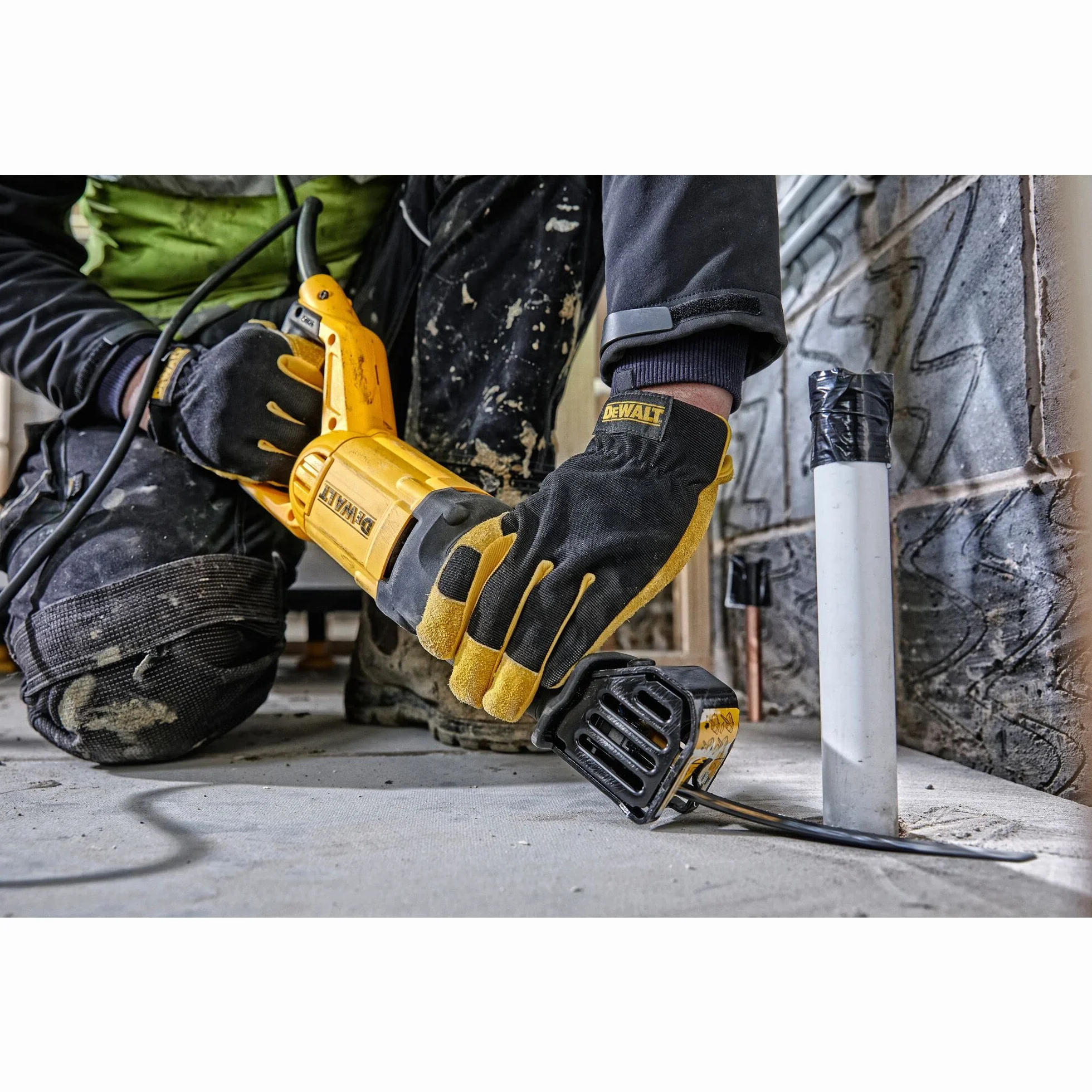 DEWALT DWE305PK-QS Scie sabre filaire - 1100W - Spéciale applications difficiles & Coffret de 8 Lames de Scie Sabre XR Runtime pour la Coupe du Bois et du Métal 152-230mm DT99551-QZ